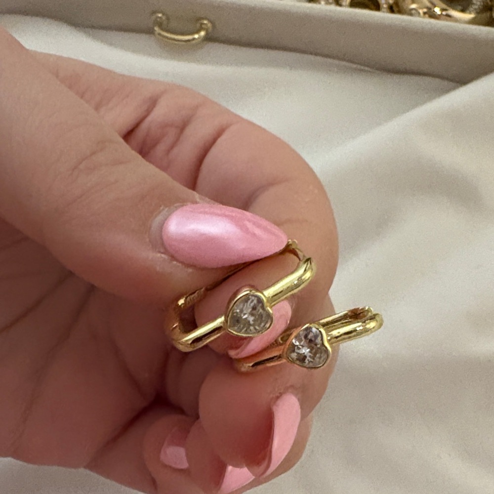 Gold Heart-Shaped Crystal Ring